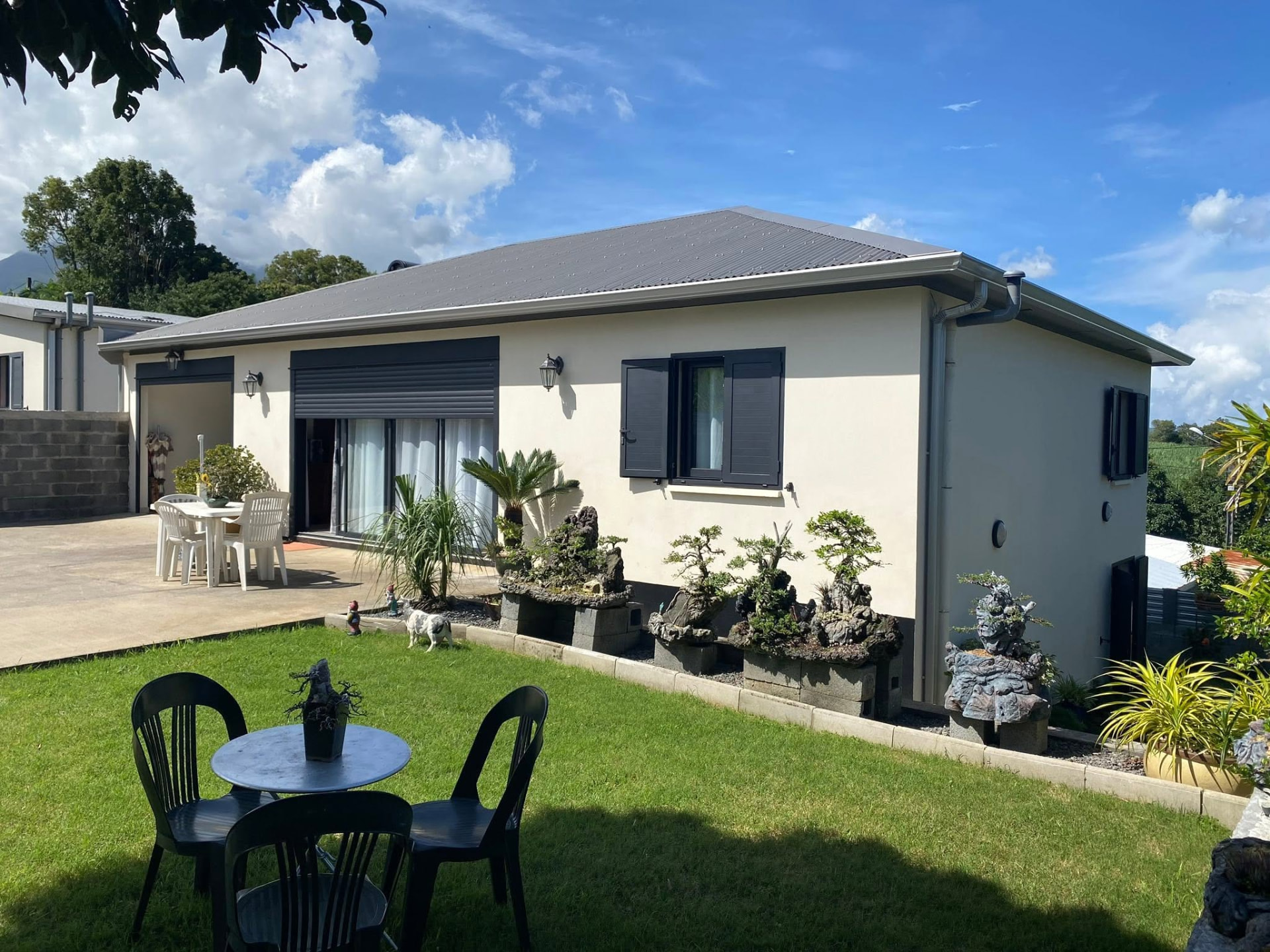 Maison familiale de plain-pied — réalisation KAZ KONFORT PLUS à La Réunion
